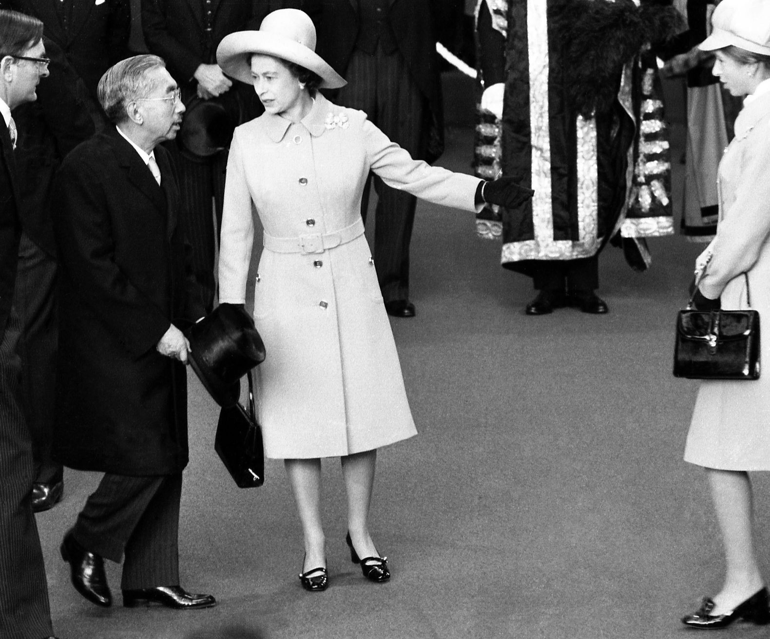 1971: Queen Elizabeth II and Emperor Hirohito